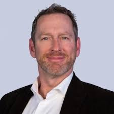 Is it considered insulting or flattery when a noisemaker struggles to keep  your name out of his mouth?