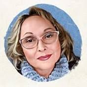 Lisa Poteat's Instagram, Twitter & Facebook