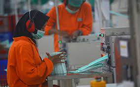 Loker pabrik masker mojoagung / news monster lokasi pabrik masker di jombang pabrik masker mojoagung jombang list produsen indonesia dimulai dari pemerintah kemudian diikuti oleh dunia usaha dunia pendidikan dan yang paling penting adalah partisipasi masyarakat. Dilema Produsen Masker Hadapi Pandemi Corona Ekonomi Bisnis Com
