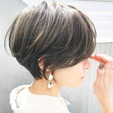 ショートヘア ハイライトの髪型20選 大人可愛いカラースタイルをご紹介 folk ショートカット 40代 ショートのヘアスタイル ヘアカット