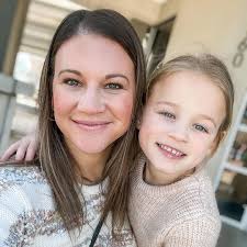 Hazel is so sweet!!! Precious girl!!😍 ❤️ #soccermum #buzzworld #busby  #quints #outdaughtered