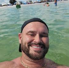 Where to find tennis hitting partners in Bahai Vista area?