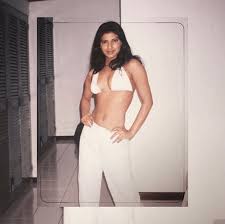 Check out full gallery with 1464 pictures of priyanka chopra. Here S Parineeti S Hilarious Comment On Priyanka Chopra S Throwback Pic When She Was 19 Years Old
