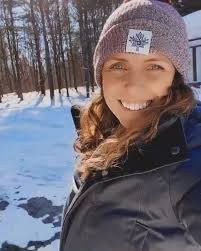 Taryn Bumstead's Instagram, Twitter & Facebook