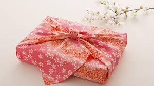 3.16 cara membungkus kado untuk pacar. Bagaimana Untuk Membungkus Hadiah Dengan Indah Dengan Tangan Anda Sendiri 75 Idea Foto
