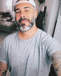 Derrick Schwartz's Instagram, Twitter & Facebook