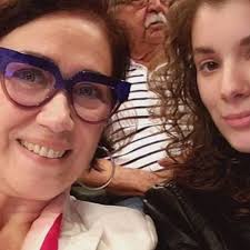 Pagina dedicada a todas as fãs da adriana birolli vai interpretar filha laura, filha de valentina (lilia cabral) e irmã de gabriel (cauã. Lilia Cabral Se Emociona Ao Falar De Giulia Bertolli Tenho Muito Orgulho Da Minha Filha