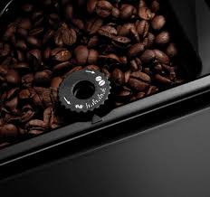 The delonghi ecam22.110 fully automatic coffee machine produces rich, creamy coffee with its patented cappuccino system. De Longhi R132212012 Esam 2800 Sb Bean To Cup Plastic 1450 W 1 8 Liters Black Amazon Co Uk Home Kitchen