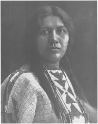 Mode%n Native Ame%ican A%t: Angel DeCo%a's T%anscultu%al Aesthetics  Autho%(s): Elizabeth Hutchinson Sou%ce: The A%t Bulletin, Vo