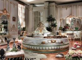 Pin By Janet Anhalt On Romantic Bedroom Italian Bedroom Furniture Round Beds Italian Bedroom