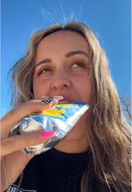 Choosing Shoes as a 25-Year-Old: Converse or More?