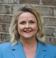 How to drill a hole in the center of a dowel #diy #woodworkingtips  #woodworking #jig