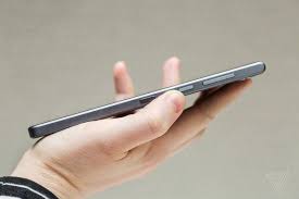 BlackBerry Motion review: moving ...