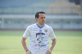 Persija hadapi persib di final piala menpora 2021, leg pertama digelar hari ini. Persija Vs Persib Ajang Duel Marc Klok Dan Ezra Walian Bolasport Com