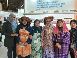 0 replies 4 retweets 0 likes. Frankfurt Book Fair 2018 Kuala Lumpur World Book Capital 2020 Fbf18