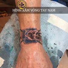 Hình xăm quấn quanh cổ tay. Top 50 Máº«u Hinh XÄƒm Cá»• Tay Nam Ná»¯ Ä'áº¹p Nháº¥t Va Y NghÄ©a