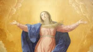L'assomption commémore la montée au ciel de la vierge marie après sa mort, laquelle n'ayant pas la fête de l'assomption est célébrée tous les 15 août par les pratiquants catholiques et ortothodoxes. As Qtru19apnbm