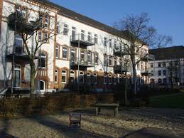 Top moderne 3 1/2 zimmer wohnung im 1.obergeschoss mit balkon haus mit aufzug. 4 Zimmer Wohnung Zu Vermieten 46485 Wesel Mapio Net