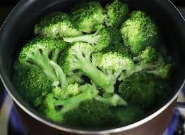 Riporta a ebollizione l'acqua di cottura dei broccoli e tuffaci i fusilli. Come Cucinare I Broccoli Alcuni Consigli Prontopro
