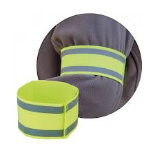 Retrouvez une sélection d'écussons et de blasons pour vos vêtements pour agent de sécurité: Brassard Fluo Pour Signaler Sa Presence