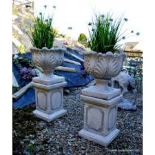 These small vessels come in a vast variety of styles, colors and motifs that can keep a part of your loved one near to your heart in a tangible way. Garden Urns Planters Moy Antiques