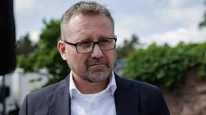 Suorapuheisen Timo R. Stewartin työt eivät jatku Ulkopoliittisessa  instituutissa