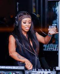 Era by dj zinhle, her accessories brand was launched in 2013. Dj Zinhle Biography Age Baby Boyfriend Family Net Worth Songs