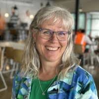 Pamela Benbow's Instagram, Twitter & Facebook