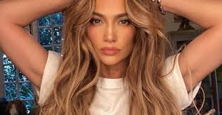 Contents long, layered waves balayage with longer layers Invisible Layers Hair Trend Gives You Instant Cheekbones Glamour Uk
