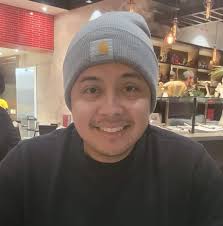 Today Anthony Marshon Davis Jr. returns -now as a rival- to the court where  he hung a champion's banner and where someday his #3 jersey will be retired  alongside the King's. What's