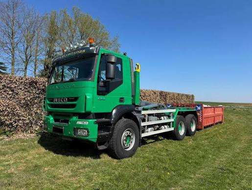 Iveco AD340T38-2005 Cab & Chassis Truck
