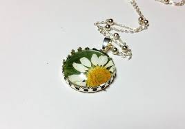 Birth Month Flower Necklace Real Flower Jewelry Daisy Necklace Pressed Daisies Dry Wildflower Necklace Romantic Jewelry Natural Flowers Jewelry Birthday Flower Real Flower Jewelry Romantic Jewellery Pressed Flower Necklace