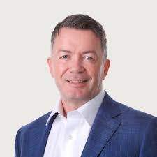 Alan Travers's Instagram, Twitter & Facebook