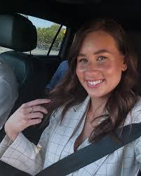 Claudia Downing's Instagram, Twitter & Facebook