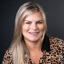 I don't usually post personal stuff but it's not everyday your daughter  officially becomes a Doctor so I think it's worthy of a personal post.