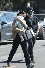 Rooney mara and joaquin phoenix have been engaged for 1 year. Joaquin Phoenix And His Fiancee Rooney Mara Are Seen With Their Newborn Son River In La Aktuelle Boulevard Nachrichten Und Fotogalerien Zu Stars Sternchen