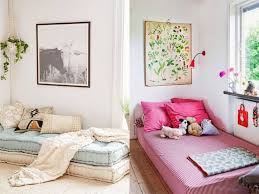 Desain kamar tidur minimalis sekarang ini banyak sekali diterapkan untuk mengubah tampilan ruangan tidur. 12 Inspirasi Biar Tempat Tidur Lesehan Jadi Spot Favorit Di Kamarmu Yukepo Com