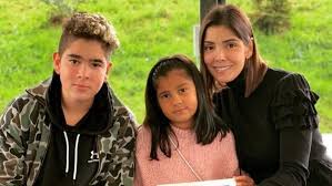 Lina tejeiro dedica emotivo mensaje a su padre en su día. Asi Fue La Gran Fiesta De La Hija De Andreina Fiallo Y Fredy Guarin
