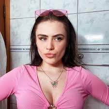 Lelia Jennings's Instagram, Twitter & Facebook