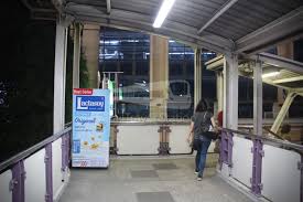 Sim, estacionamento está disponível para os hóspedes. King Royal Garden Inn Hotel Huge Comfortable Rooms Just Beside Surasak Bts Station Railtravel Station