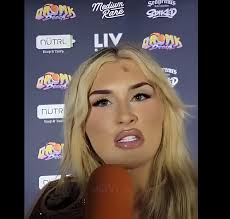 👑 #TiffanyStratton and #CharlotteFlair show respect after their epic clash  at #WrestleMania41! Mutual pride and professionalism 👏🔥 #WWE  https://www.wrestlesite.com/2025/04/28/tiffany-stratton-and-charlotte-flair-make-peace-after-wrestlemania-41-clash/