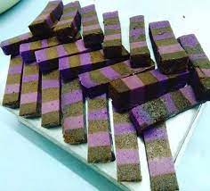 Rm 150 untuk 3 jenis kek lapis. Facebook