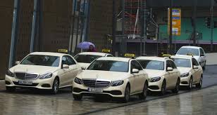 A place where taxis park while awaiting customers. Kritik An Taxi Stellplatzen Vor Dem Hauptbahnhof Wuppertal Total Aktuelle Nachrichten Und Lokale News