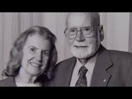 Dr. Thomas, Nobel prize winner and former head of the Hutchinson Center's  Clinical Research Division, pioneered the bone-marrow transplant procedure  that has been used to save thousands of lives., ...