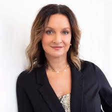 Tara Lanier's Instagram, Twitter & Facebook