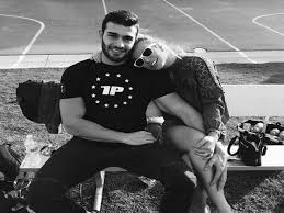 Some of whom you obviously know. Britney Spears Boyfriend Praises Her After She Checks Into Mental Health Facility