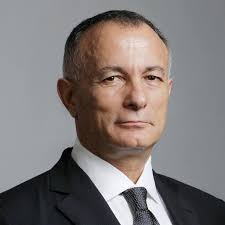 صدر عن النائب العميد شامل روكز البيان التالي: بئس الزمن الذي بلغناه، زمن  تضرب فيه المؤسسة العسكرية من خلال عدم الاتزام بتأمين غذاء الجيش. من المعيب  والمخزي والمخجل أن نبلغ هذا الحد،