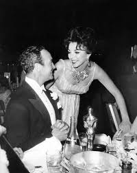1959 Oscars David Niven Best Actor 1958 For Separate Tables With Joan Collins Joan Collins Old Hollywood Actors Best Actor Oscar