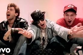 To sing high pitch for guys is difficult. Top 20 Karaoke Songs For Guys To Sing Lucky Voice