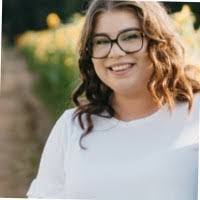 Jessie Paradis's Instagram, Twitter & Facebook